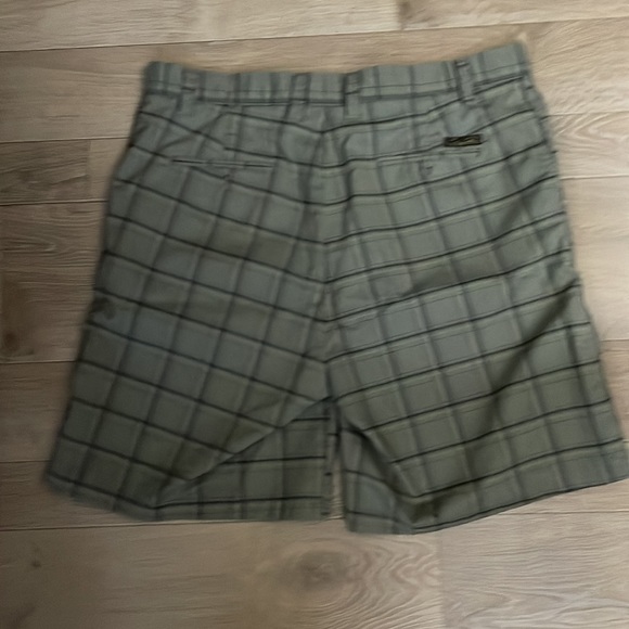 Mens Mike Weir shorts - Picture 2 of 3